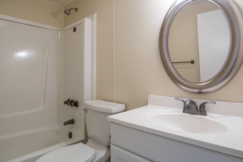 COUNTRY CLUB ACRES 4 - Residential Lease