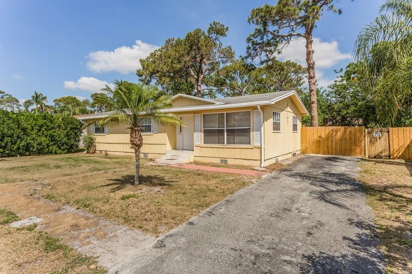 COUNTRY CLUB ACRES 4 - Residential Lease