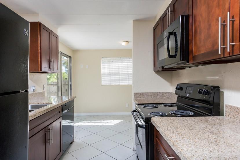 COUNTRY CLUB ACRES 4 - Residential Lease