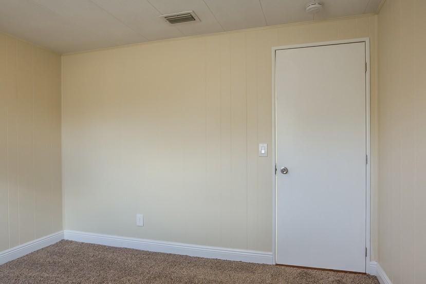 COUNTRY CLUB ACRES 4 - Residential Lease