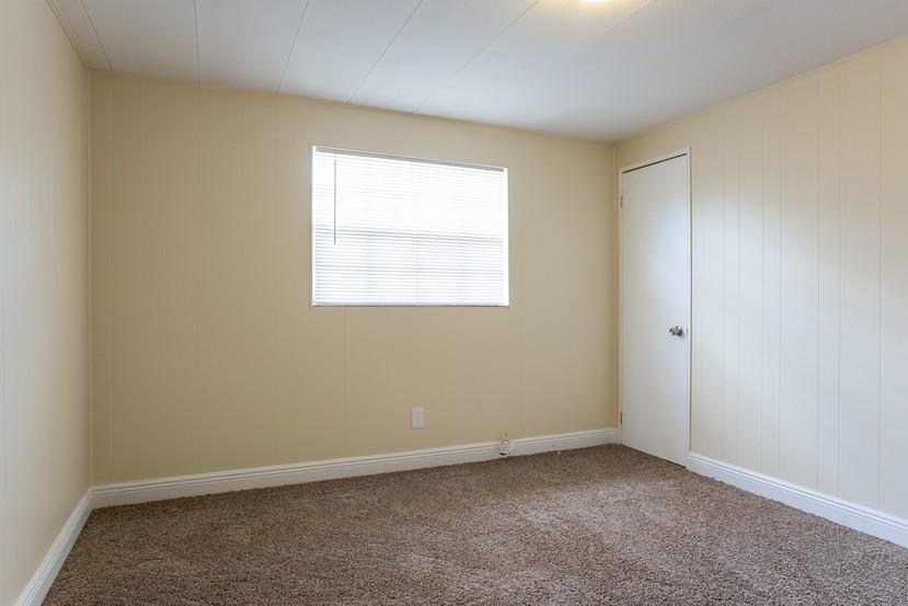 COUNTRY CLUB ACRES 4 - Residential Lease