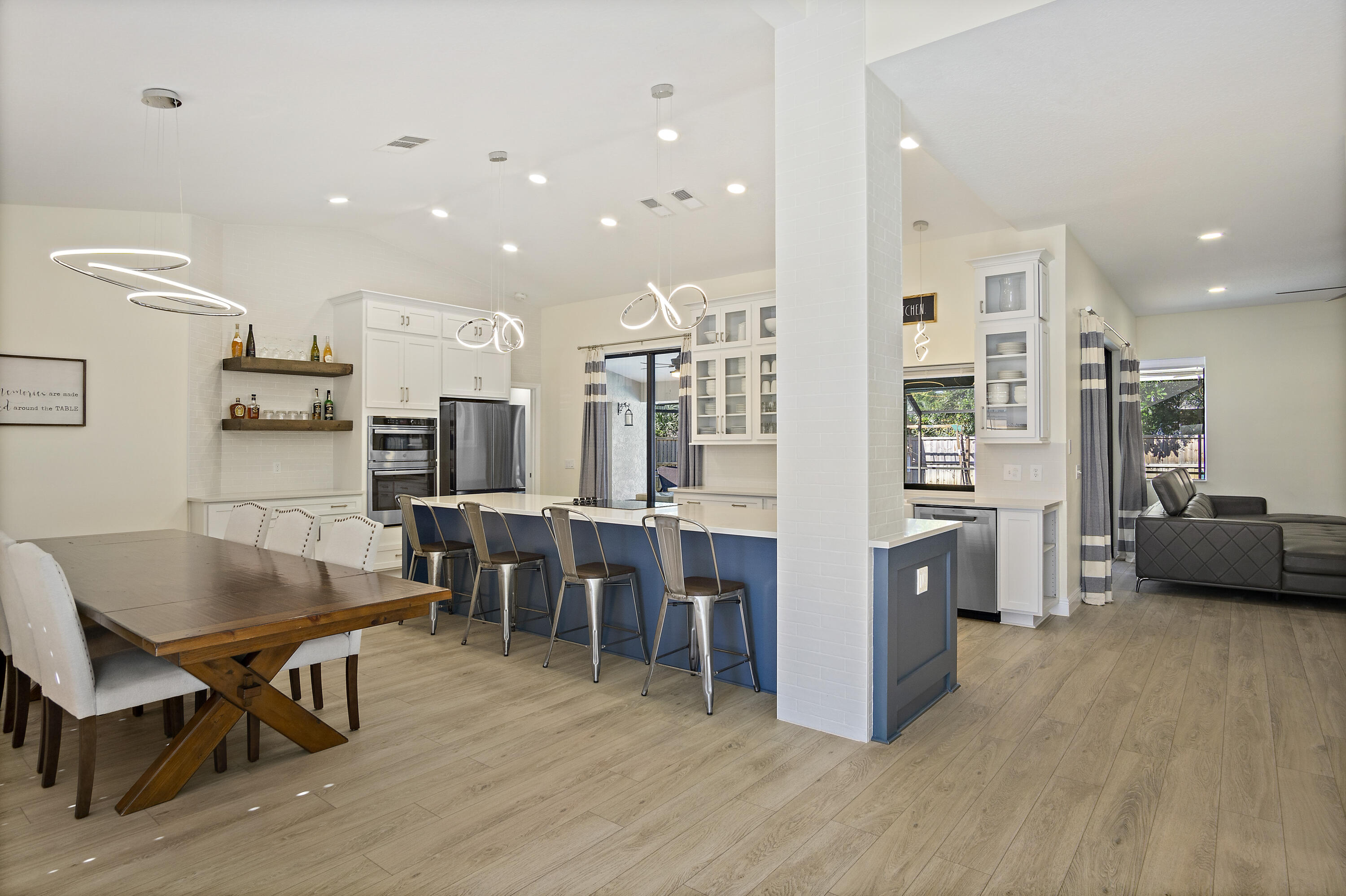 HUNTERS CREEK - Residential