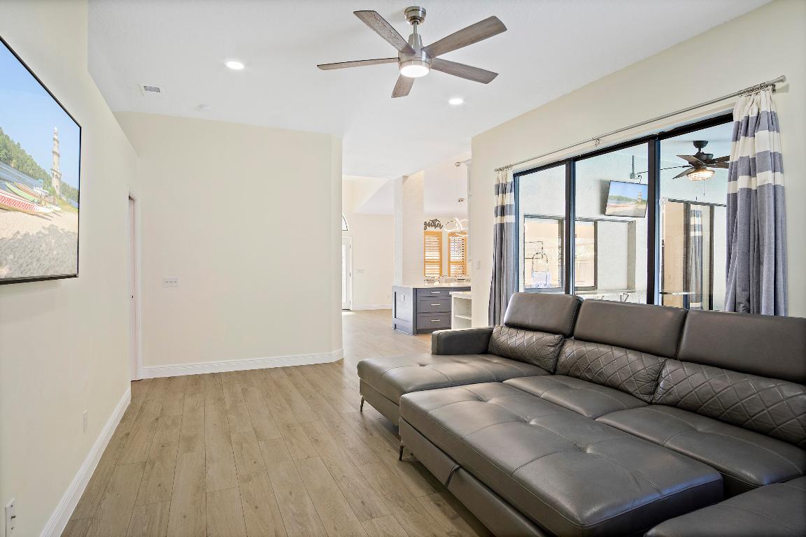 HUNTERS CREEK - Residential