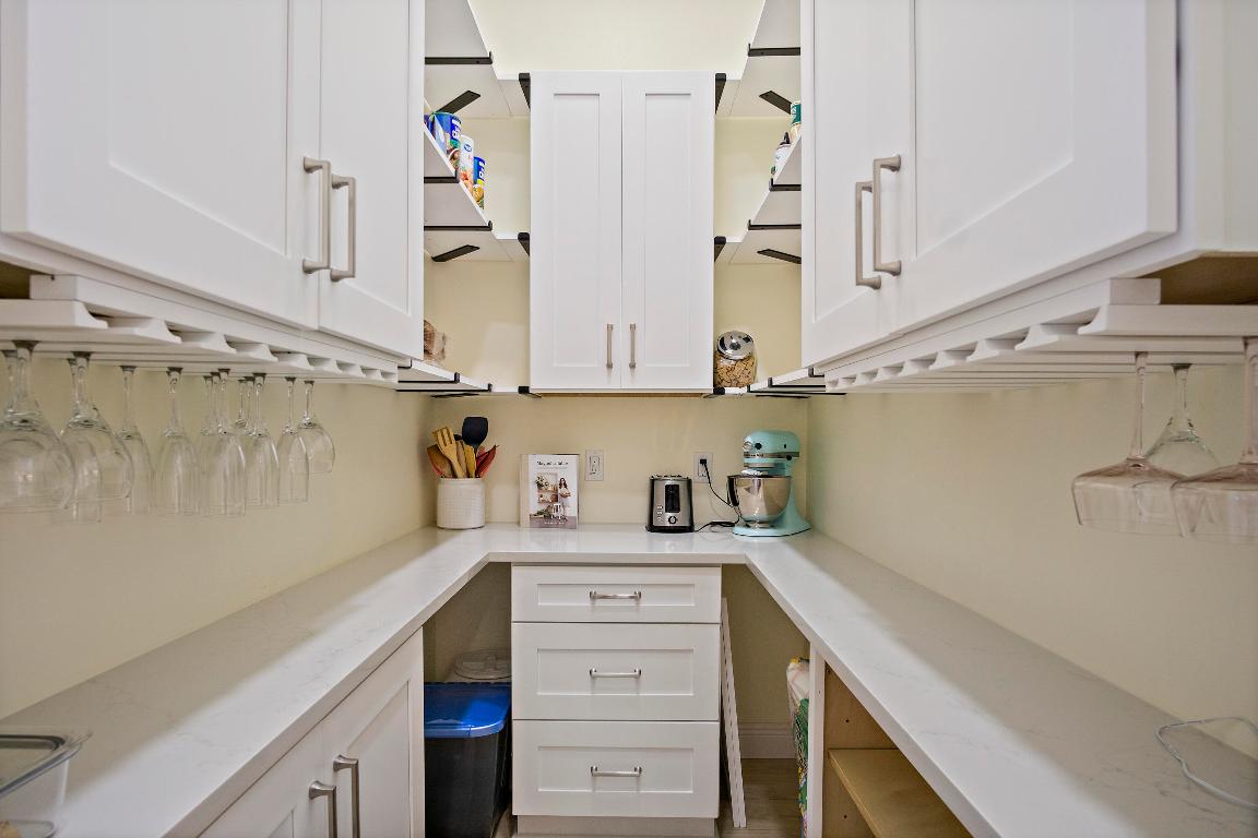 HUNTERS CREEK - Residential