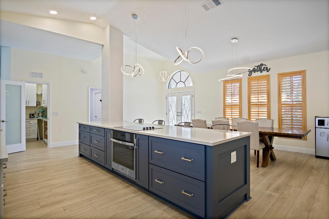 HUNTERS CREEK - Residential