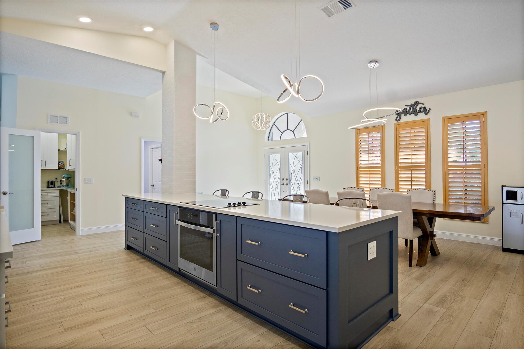 HUNTERS CREEK - Residential