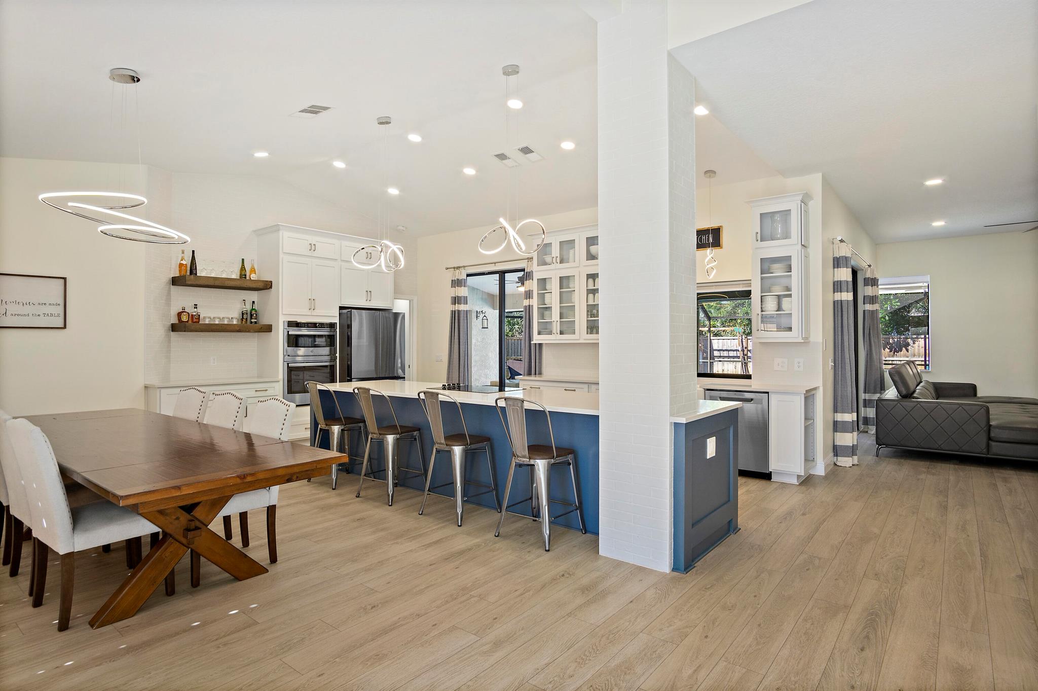 HUNTERS CREEK - Residential