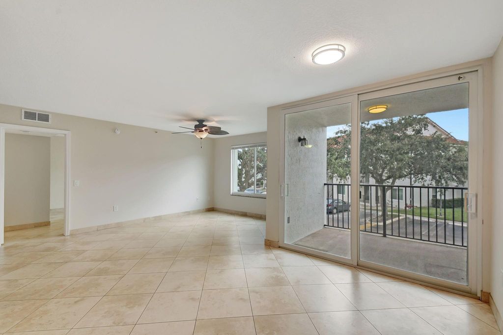 Photo of 1216 Villa Lane #1216, Boynton Beach, FL 33435 (MLS # F10467532)