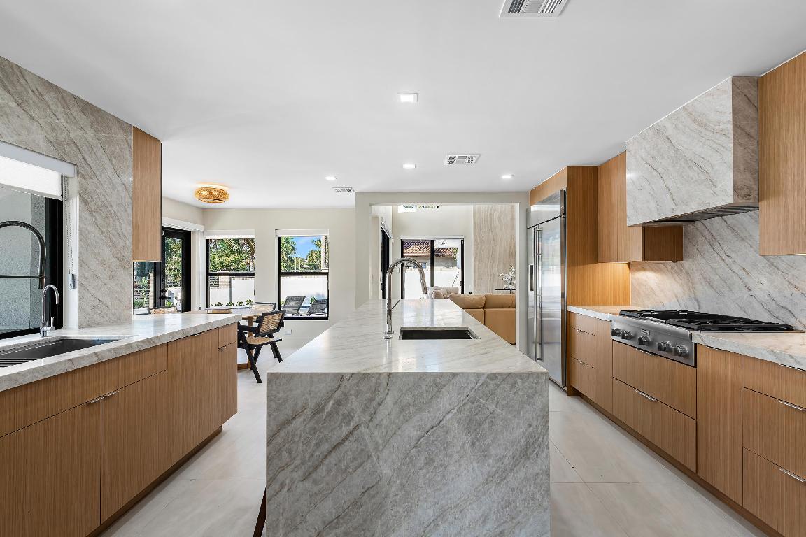 CORAL ISLES / LAS OLAS ISLES - Residential