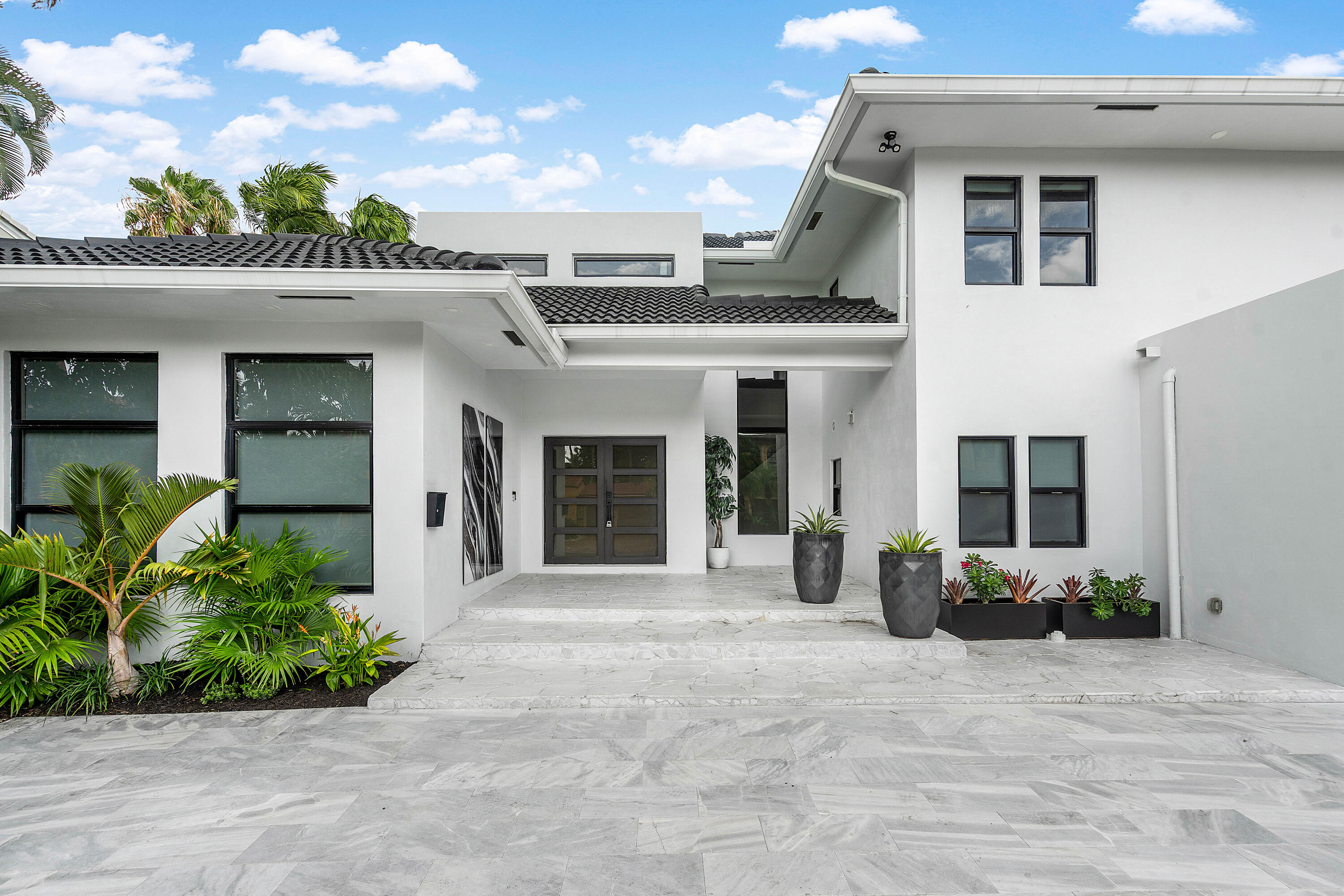 CORAL ISLES / LAS OLAS ISLES - Residential