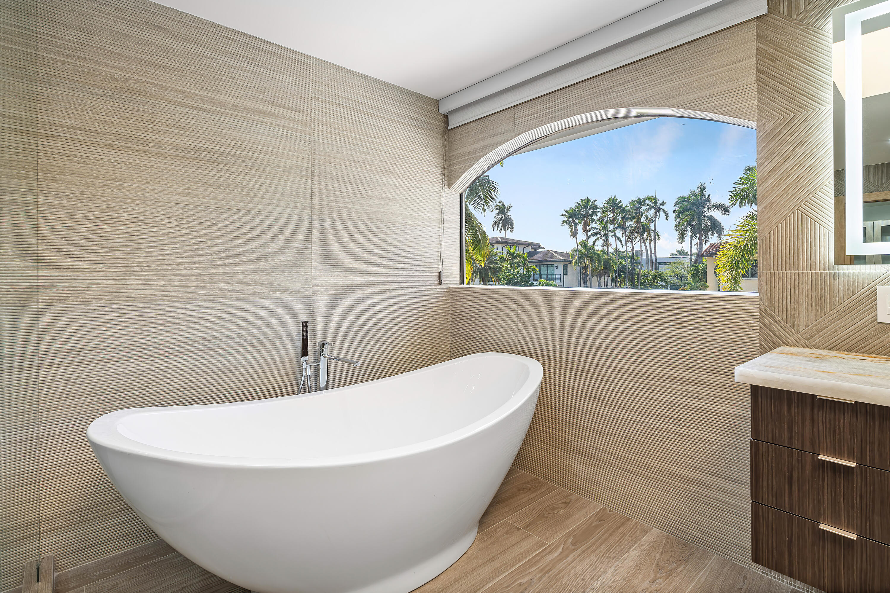 CORAL ISLES / LAS OLAS ISLES - Residential