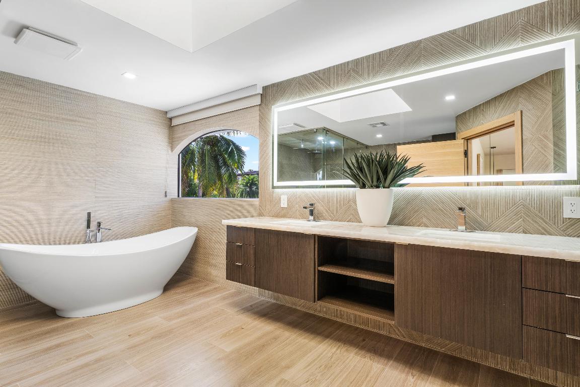 CORAL ISLES / LAS OLAS ISLES - Residential