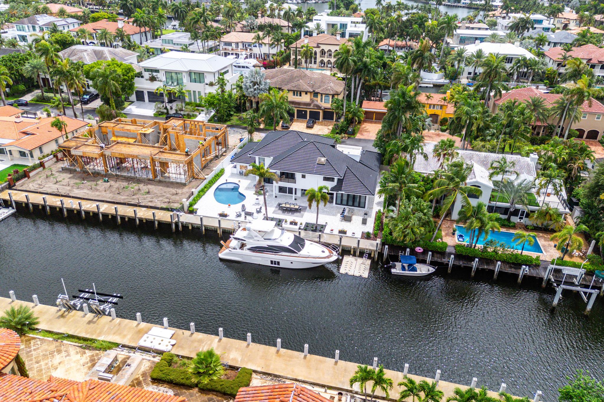 425 Coral Way