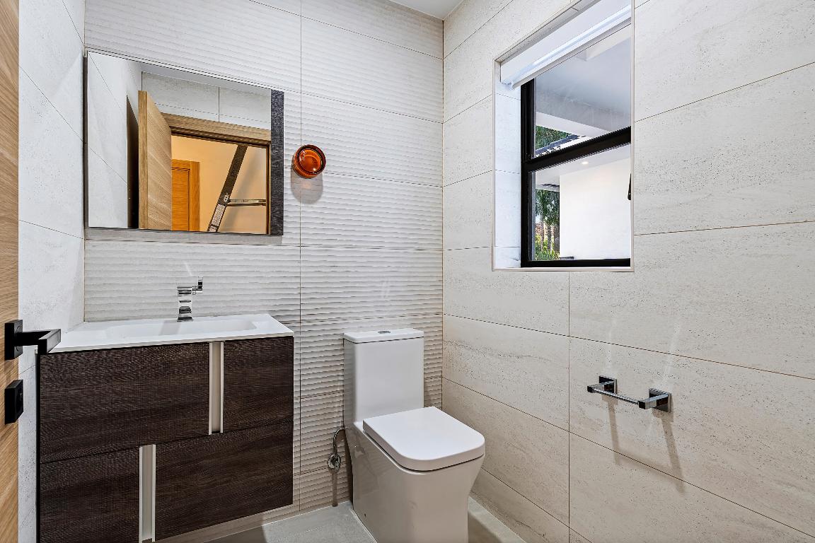 CORAL ISLES / LAS OLAS ISLES - Residential