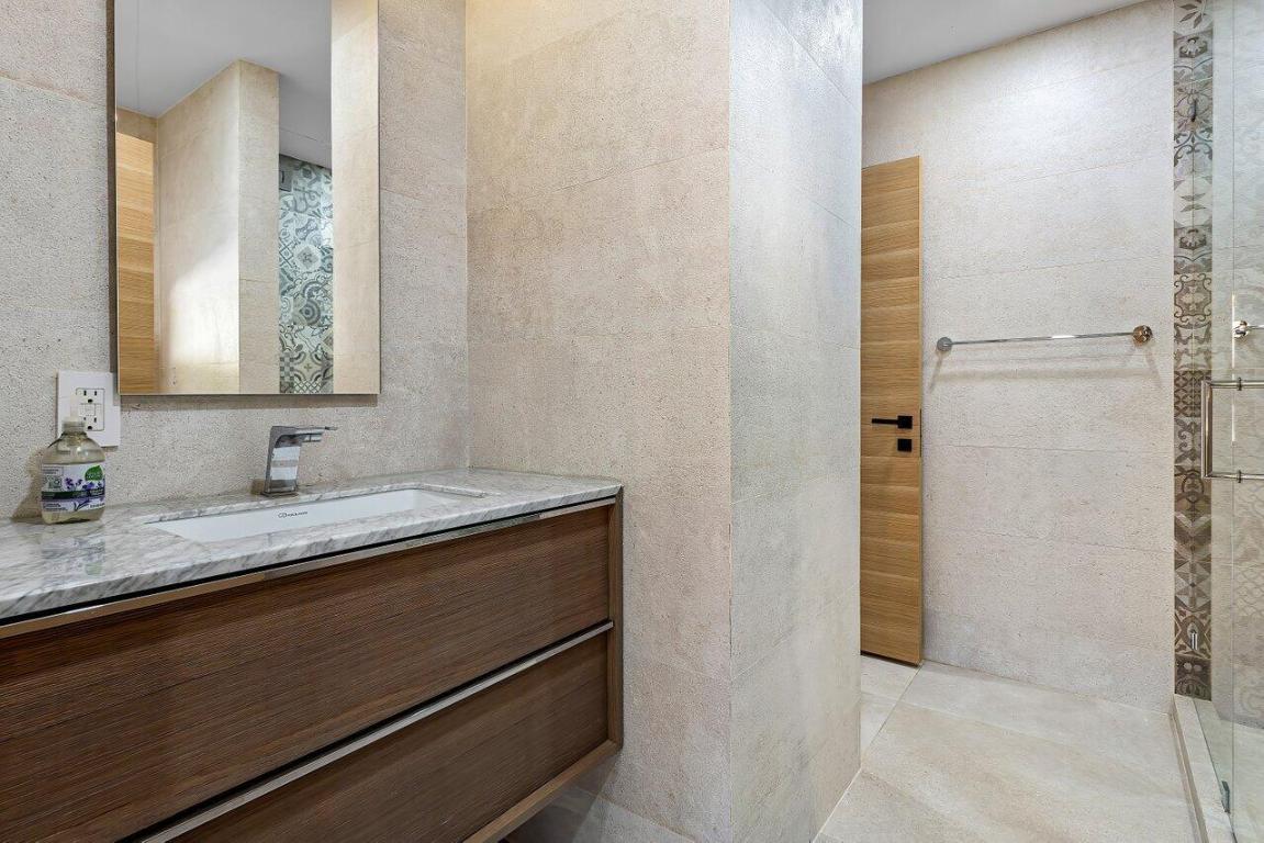 CORAL ISLES / LAS OLAS ISLES - Residential