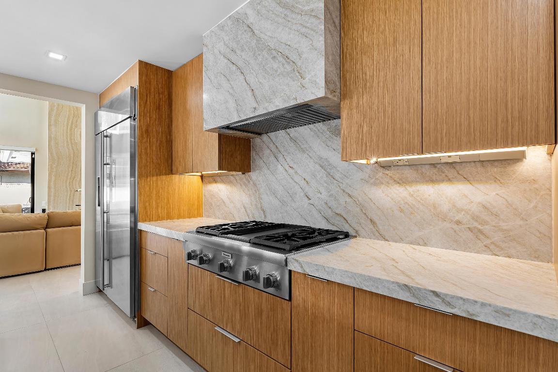 CORAL ISLES / LAS OLAS ISLES - Residential