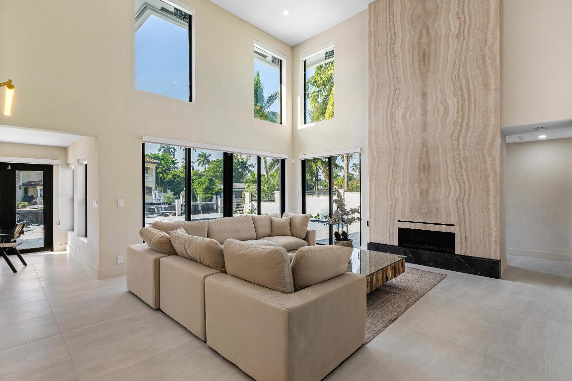 CORAL ISLES / LAS OLAS ISLES - Residential