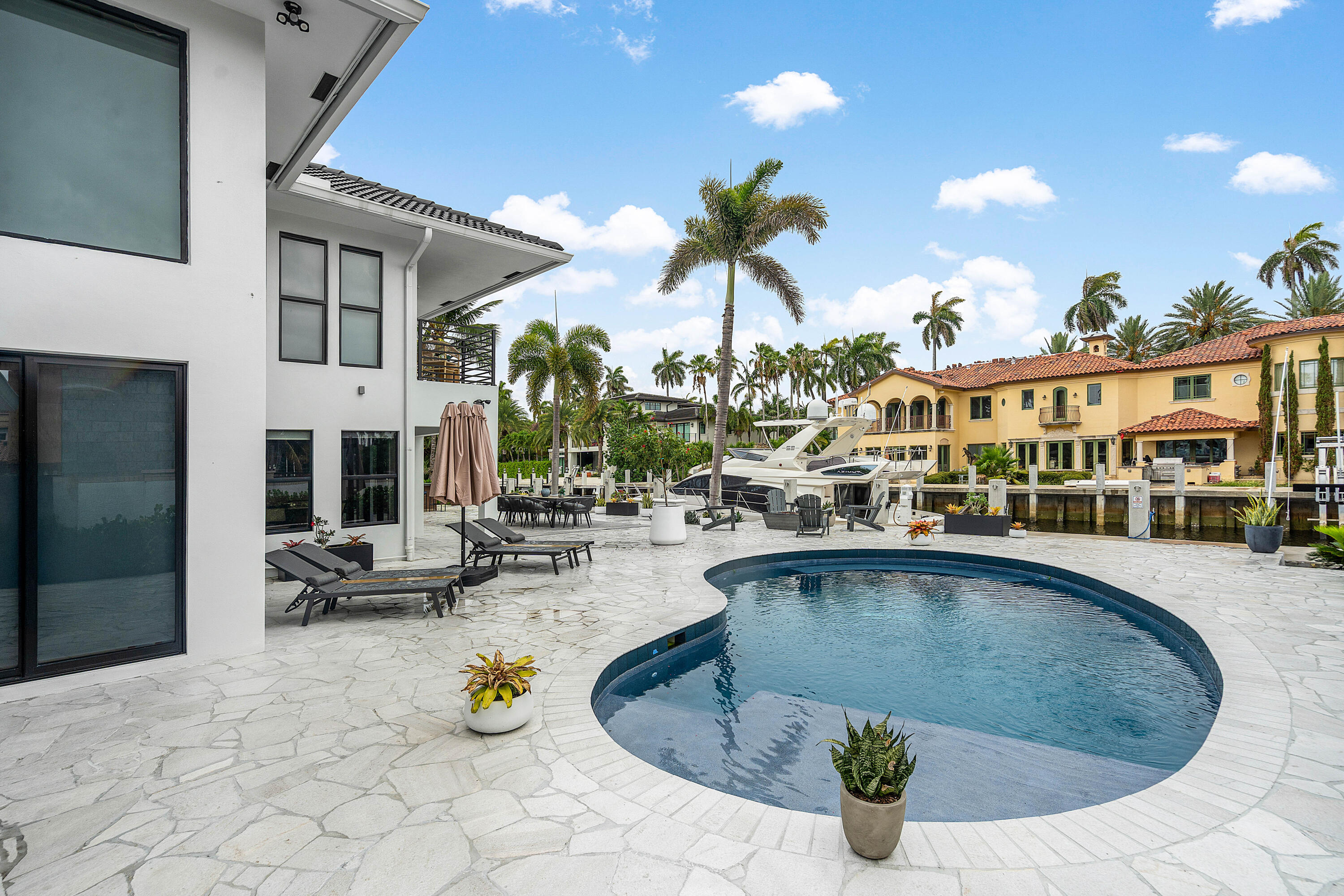 CORAL ISLES / LAS OLAS ISLES - Residential