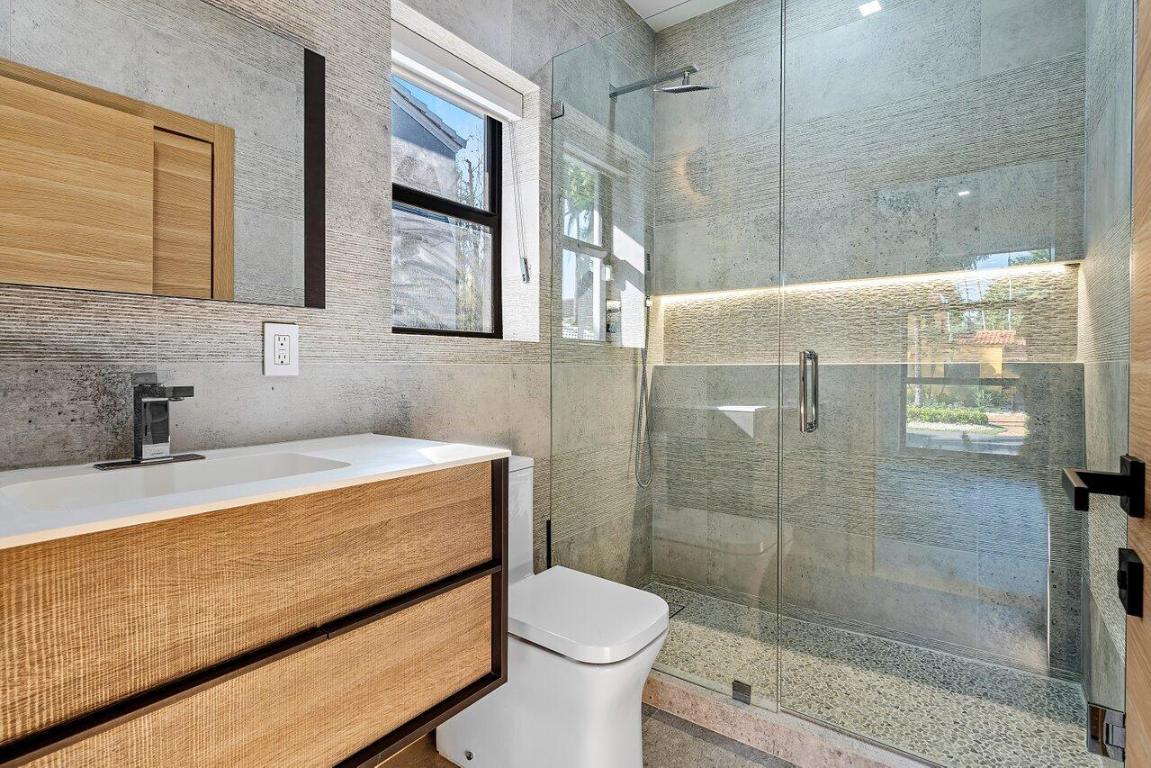 CORAL ISLES / LAS OLAS ISLES - Residential