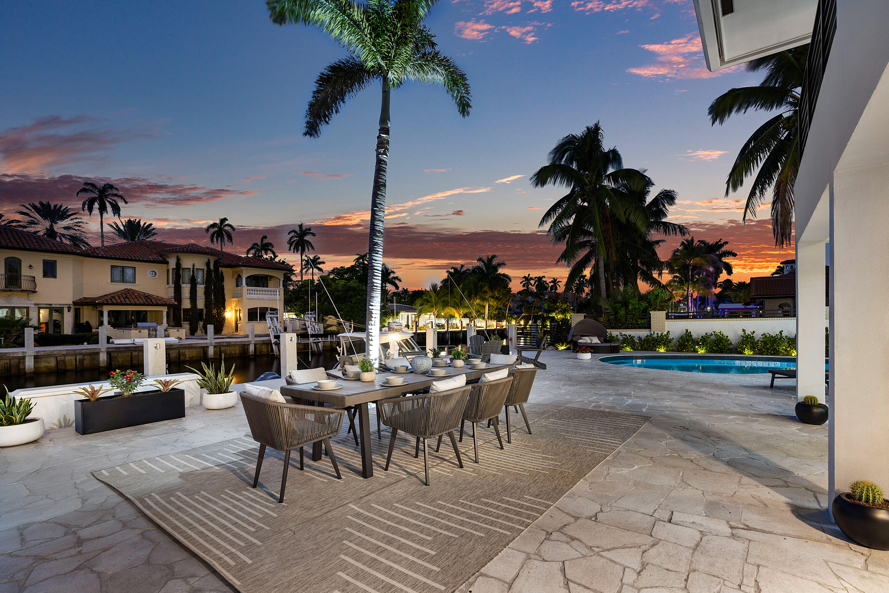 CORAL ISLES / LAS OLAS ISLES - Residential