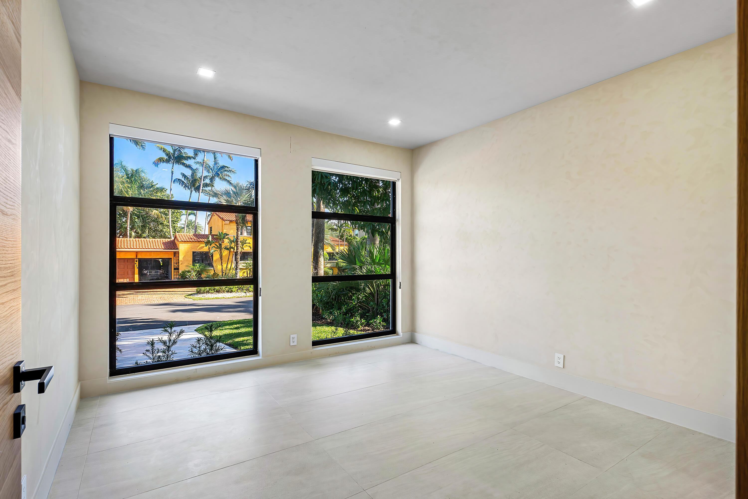 CORAL ISLES / LAS OLAS ISLES - Residential
