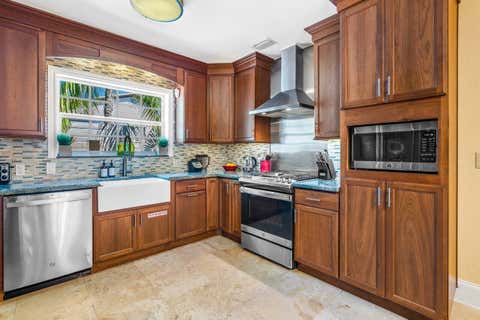 Tiny photo for 520 NE 3RD Avenue, Delray Beach, FL 33444 (MLS # B26053667)