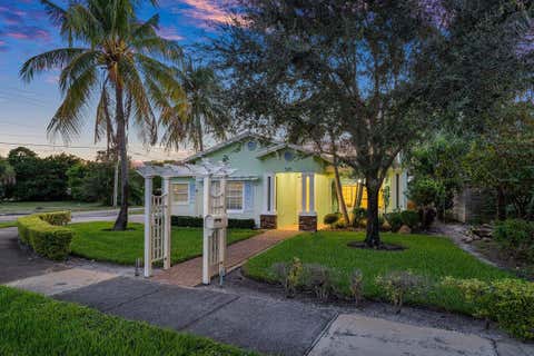 Tiny photo for 520 NE 3RD Avenue, Delray Beach, FL 33444 (MLS # B26053667)