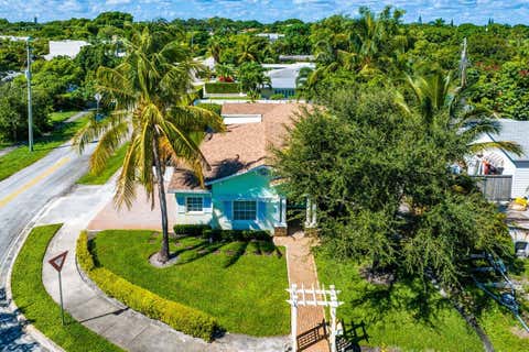 Tiny photo for 520 NE 3RD Avenue, Delray Beach, FL 33444 (MLS # B26053667)