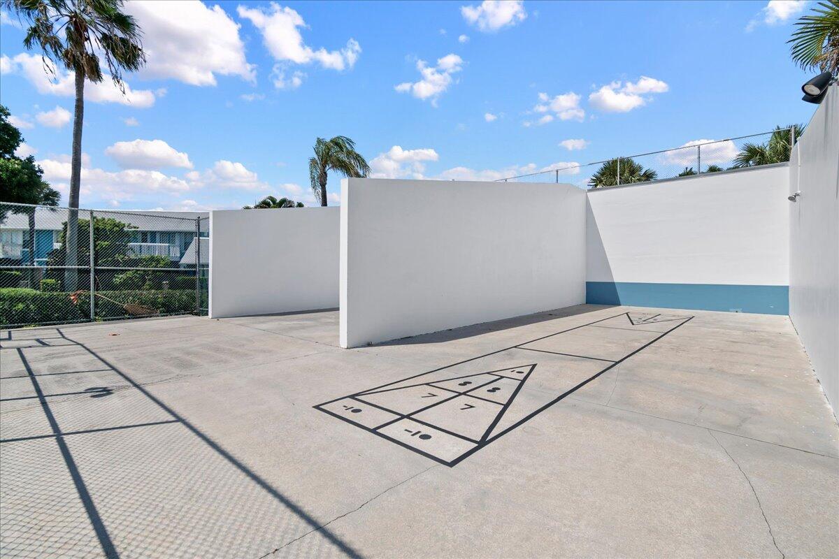 VILLAS OF OCEAN DUNES - Residential Lease