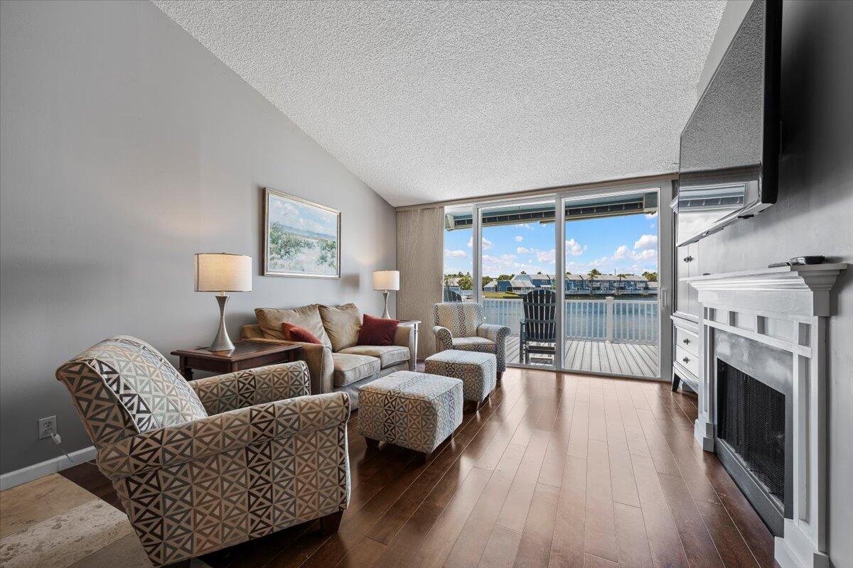 VILLAS OF OCEAN DUNES - Residential Lease