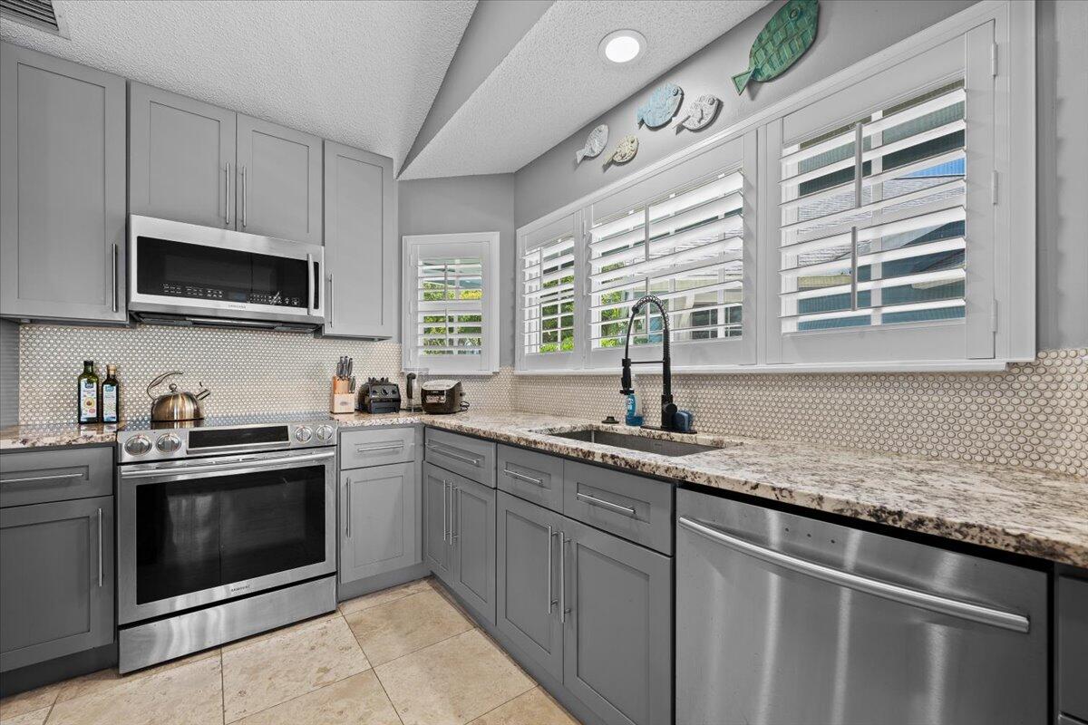 VILLAS OF OCEAN DUNES - Residential Lease