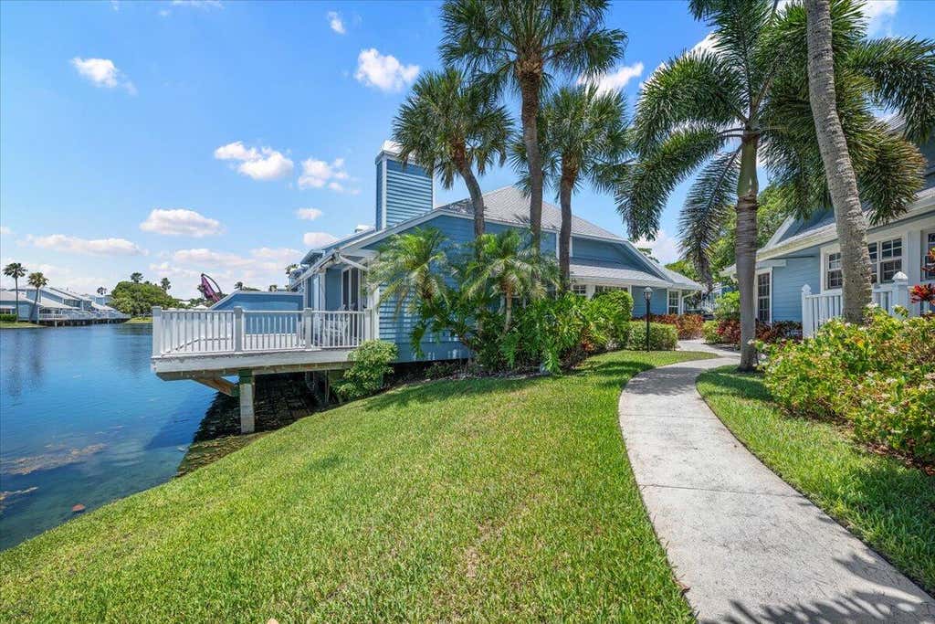 Photo of 621 Ocean Dunes Circle, Jupiter, FL 33477 (MLS # B26003300)