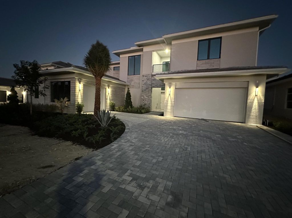Photo of 9121 Coral Isles Circle #{Lot 83}, Palm Beach Gardens, FL 33412 (MLS # R11051390)
