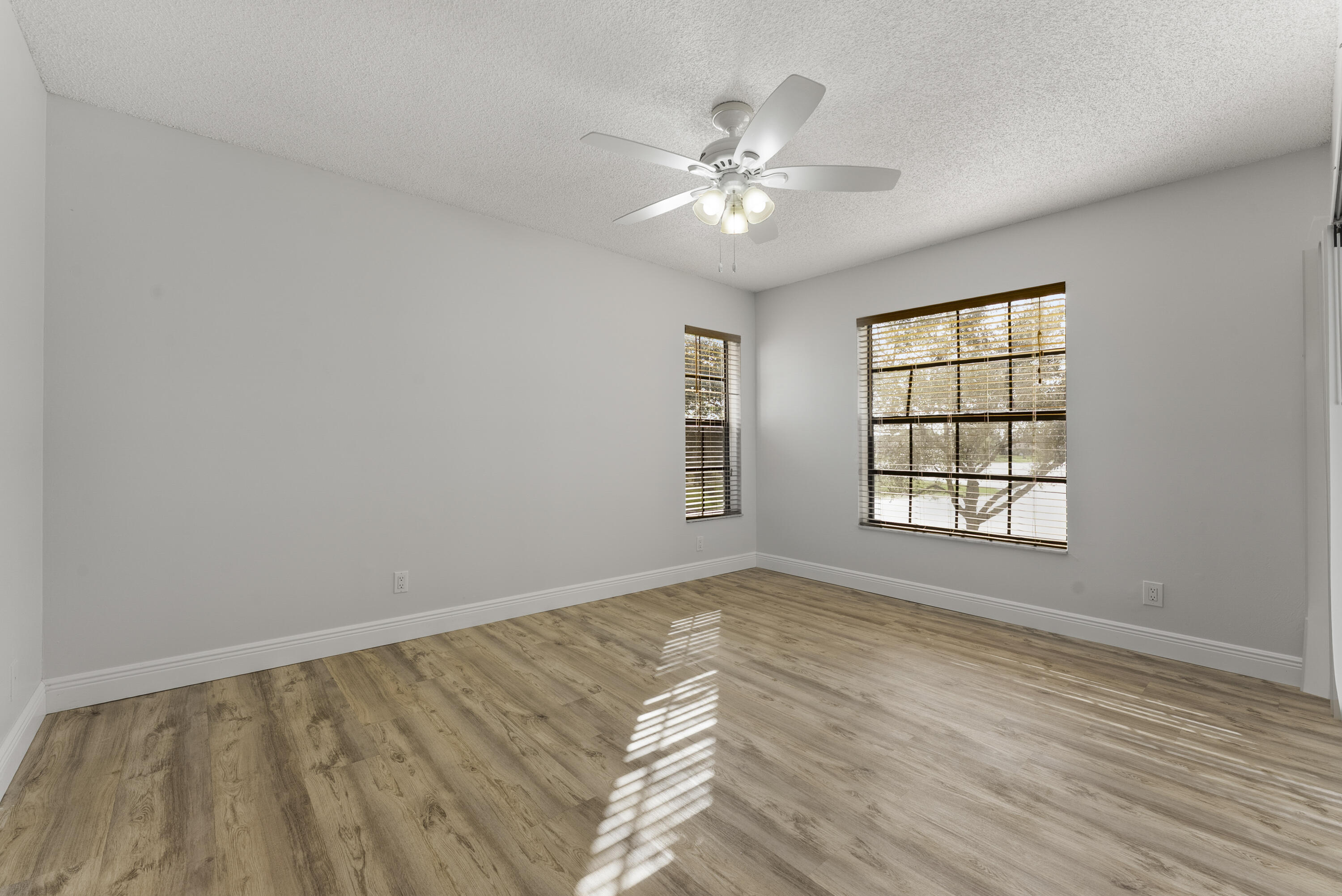 LAKE WINDWOOD CONDO - Residential