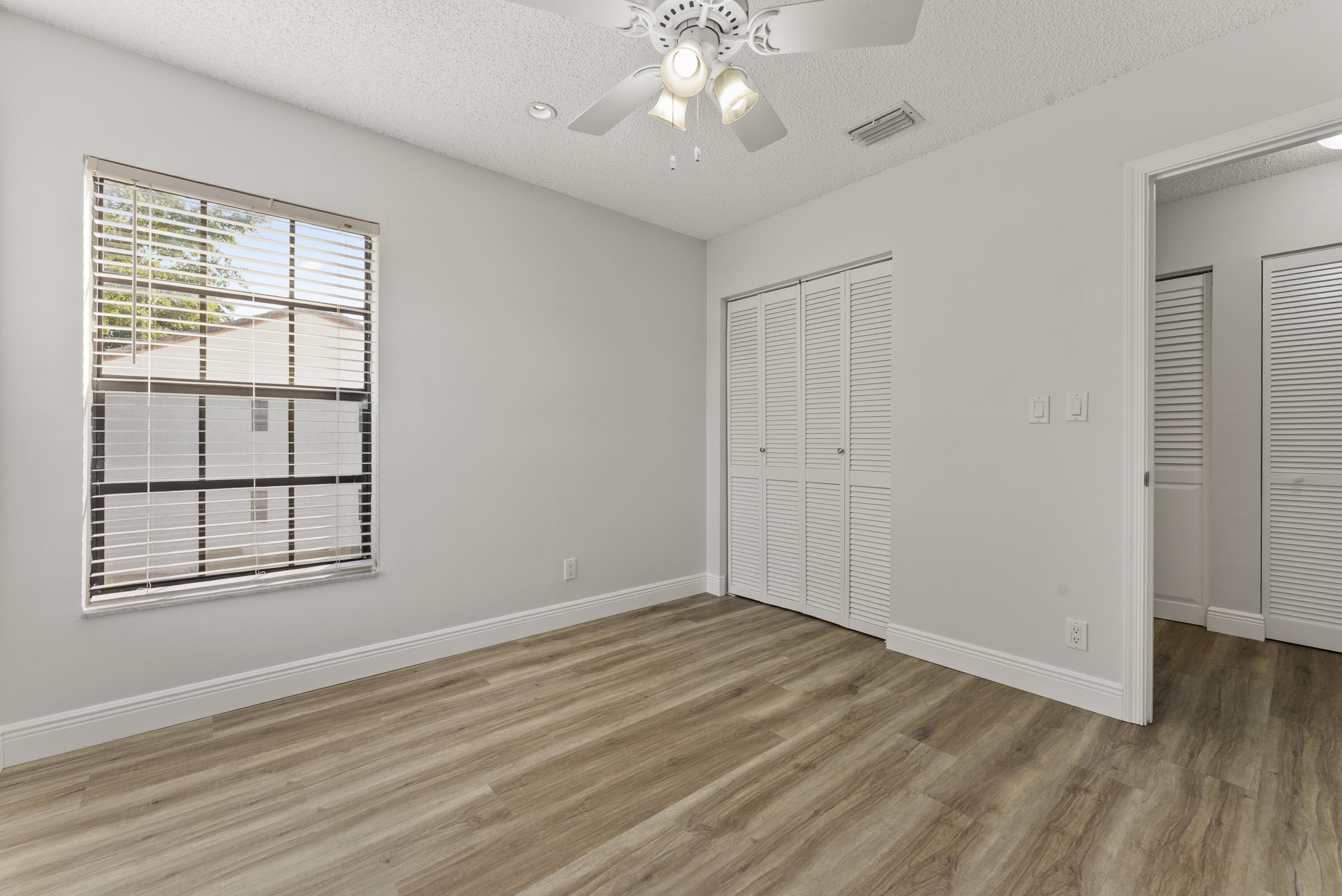 LAKE WINDWOOD CONDO - Residential