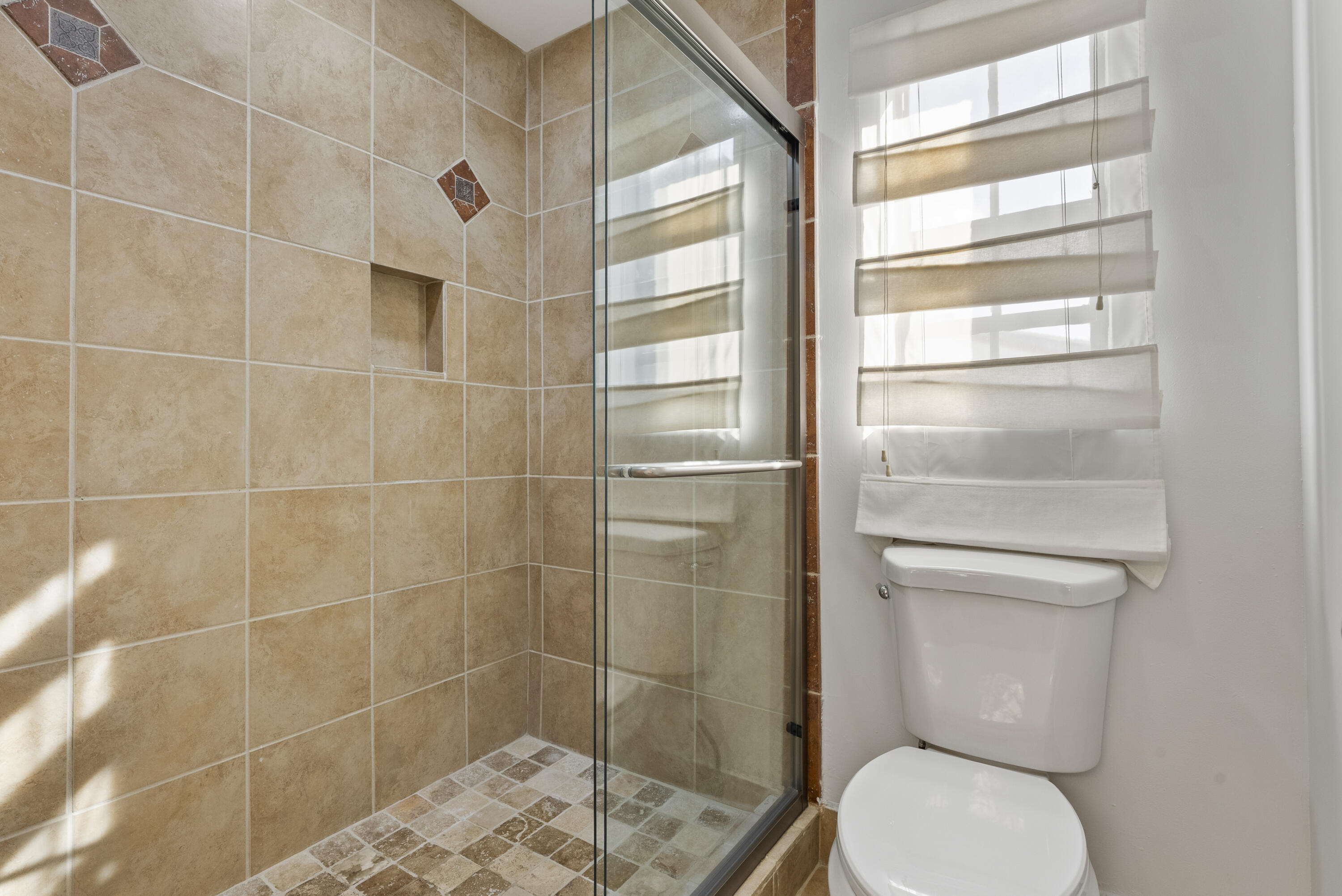 LAKE WINDWOOD CONDO - Residential