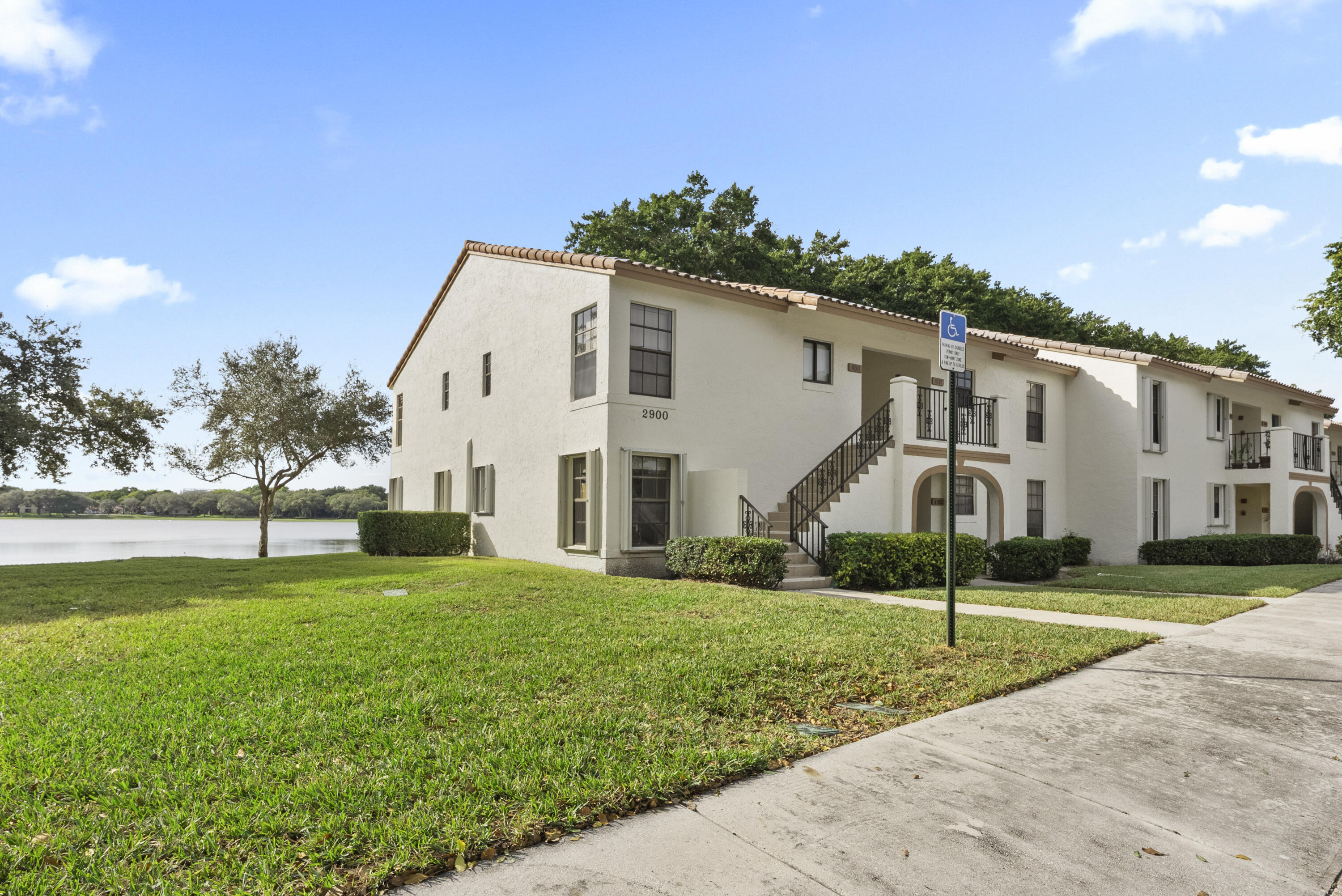 LAKE WINDWOOD CONDO - Residential