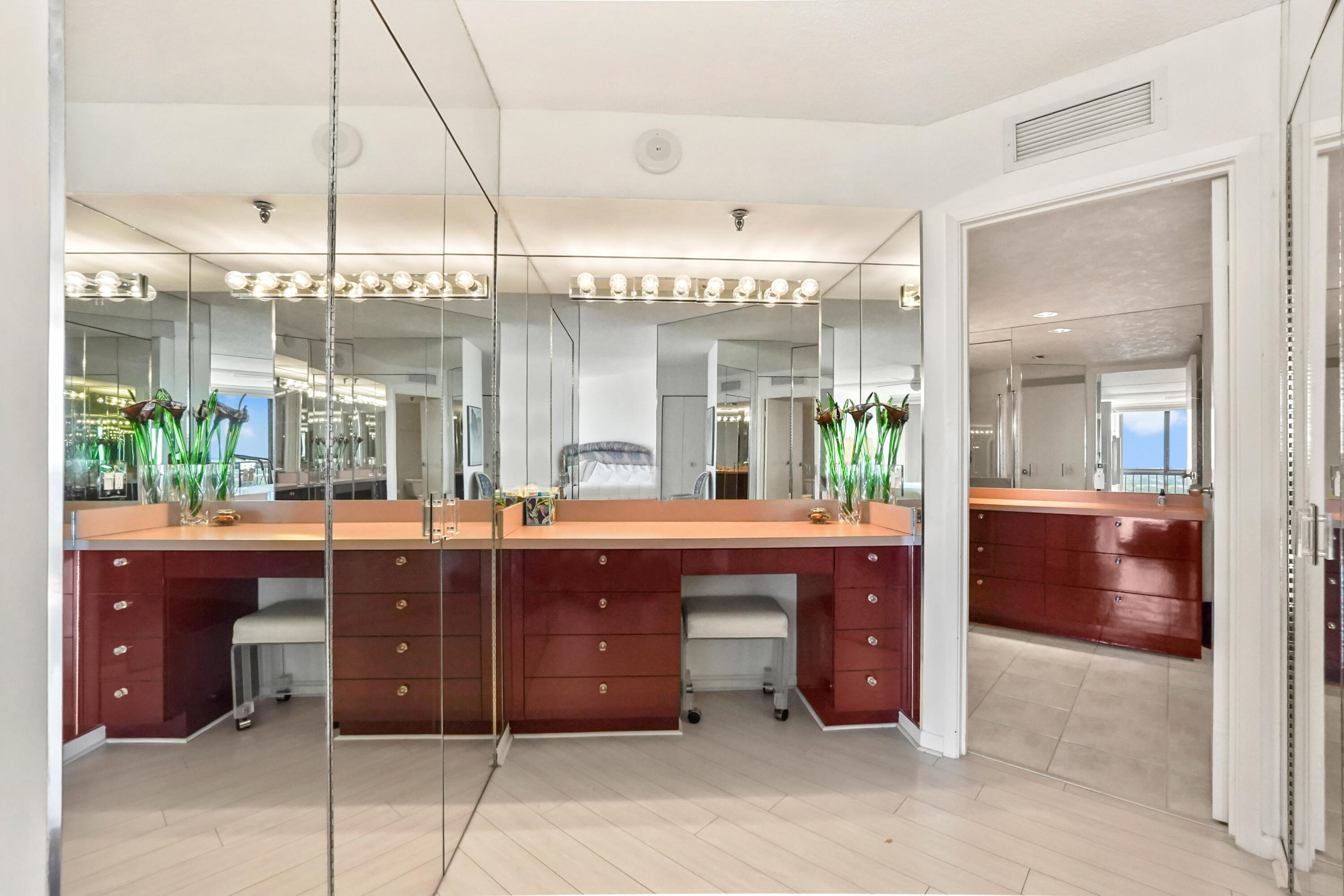 LANDS OF THE PRESIDENTS - Residential