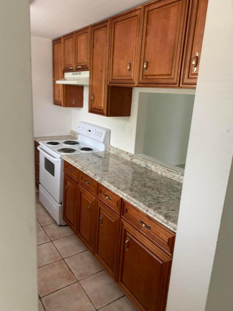 PRESIDENTIAL GOLFVIEW CON - Residential