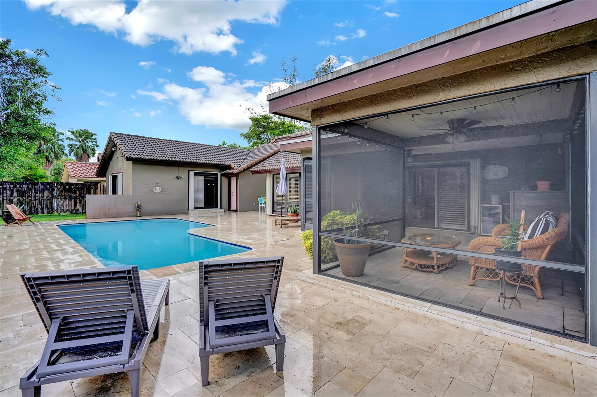 OAK WOOD - Residential