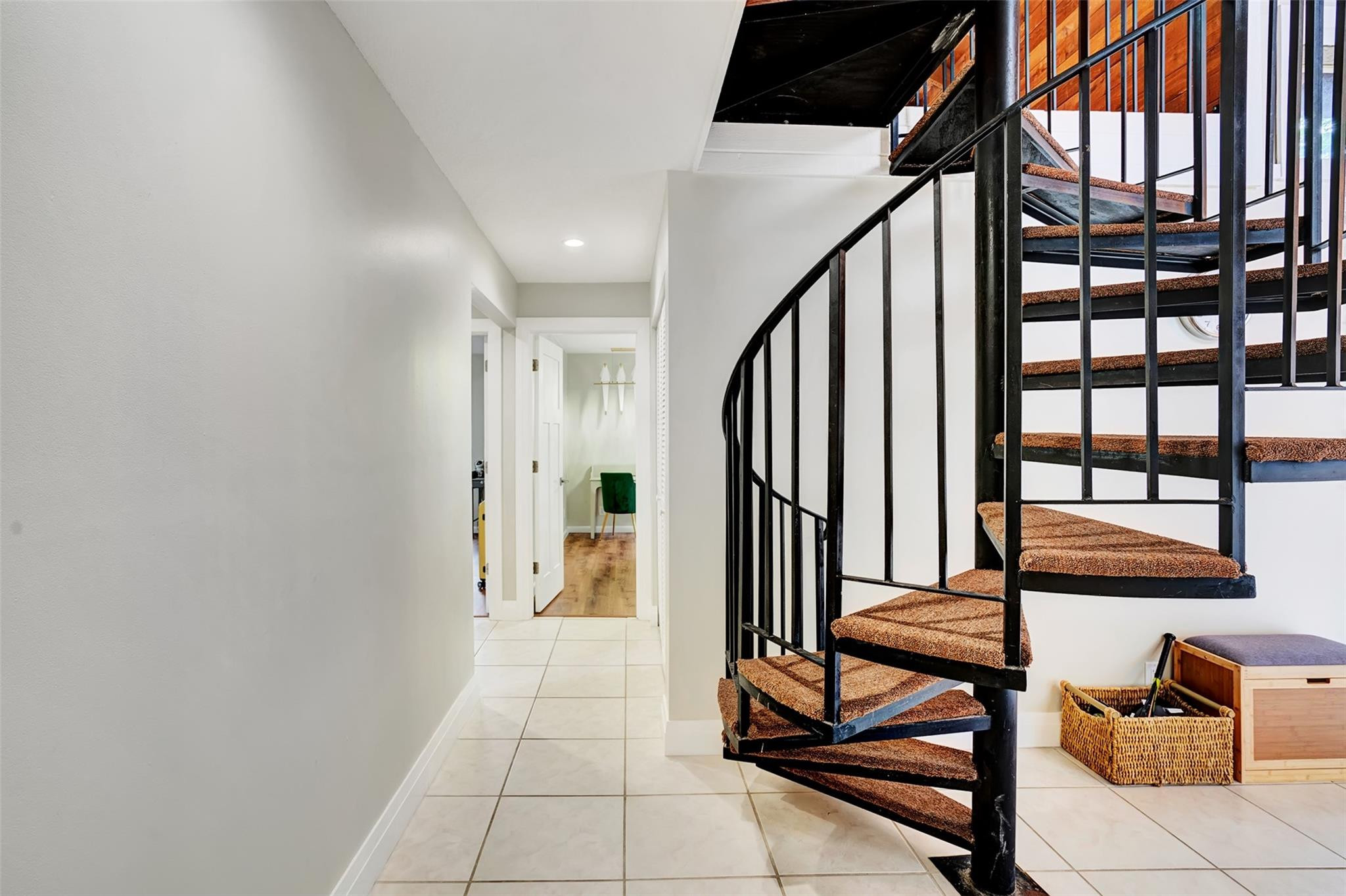 OAK WOOD - Residential