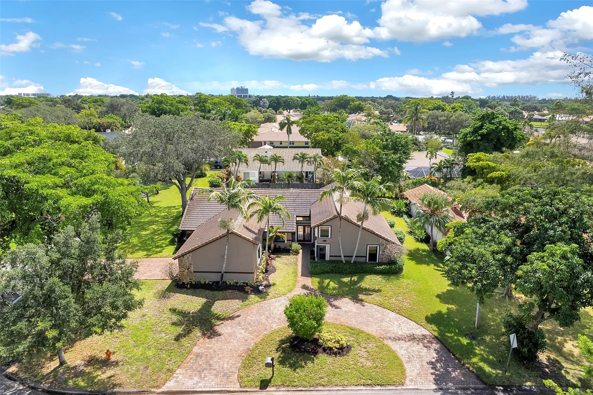 OAK WOOD - Residential