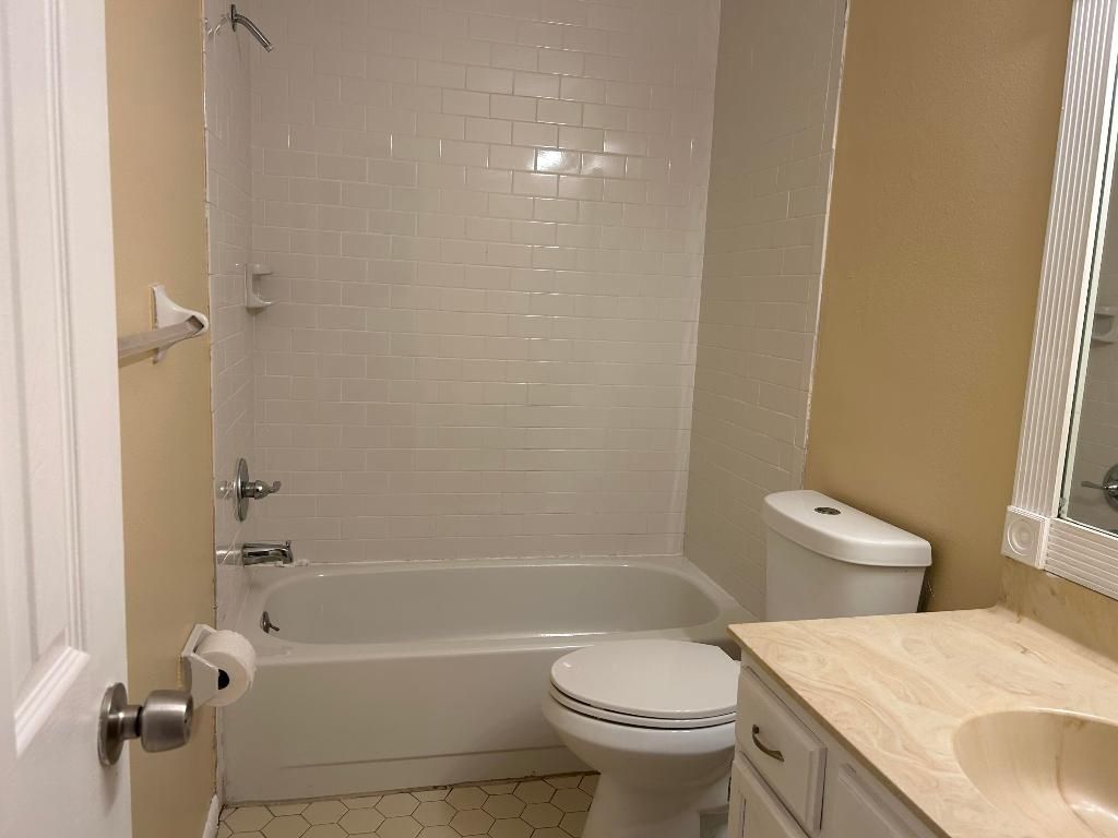 Photo of 2513 S 17th Street #207, Fort Pierce, FL 34982 (MLS # R10926080)