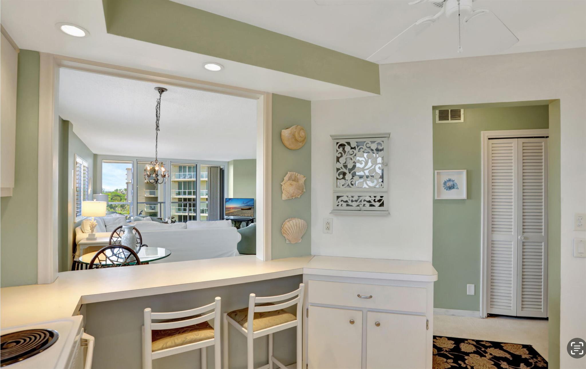 1057 Hillsboro Mile 624
