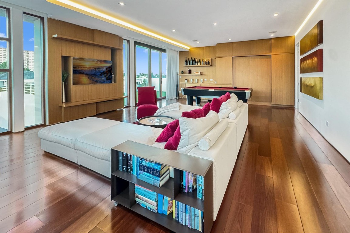 Pelican Isle 21-19 B - Residential