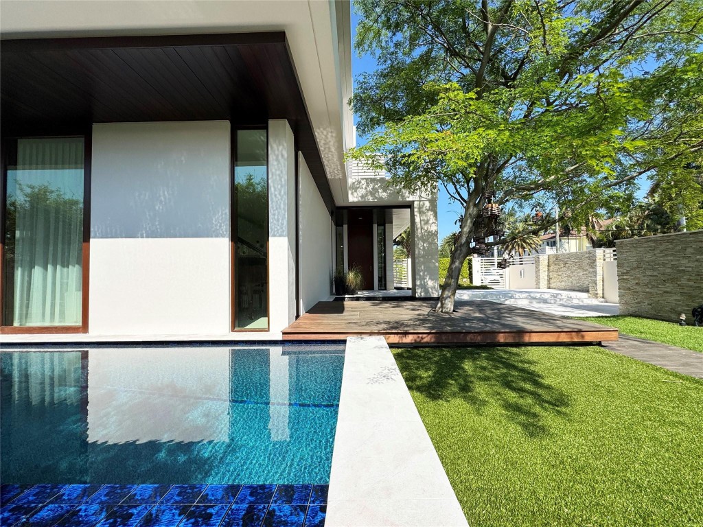 Pelican Isle 21-19 B - Residential