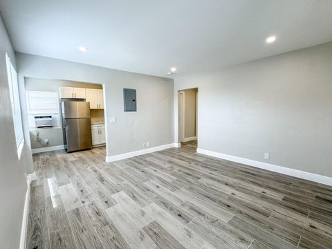 710 10th Street #8 West Palm Beach FL 33401