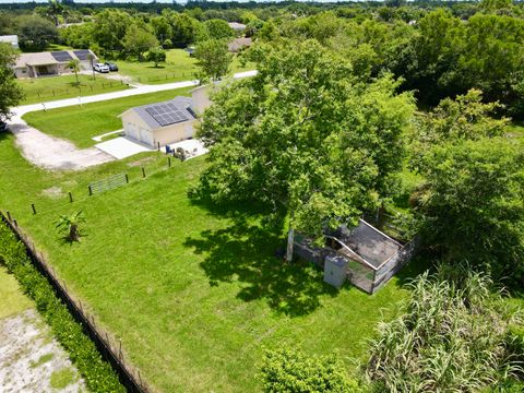 A home in Loxahatchee