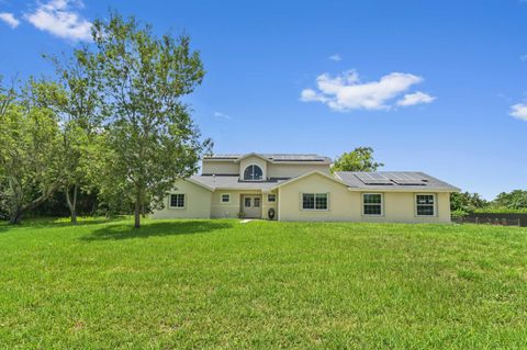 A home in Loxahatchee