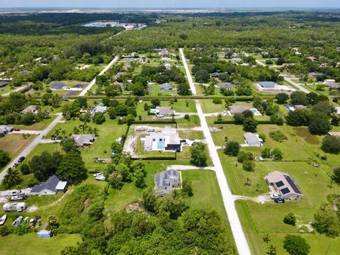 A home in Loxahatchee